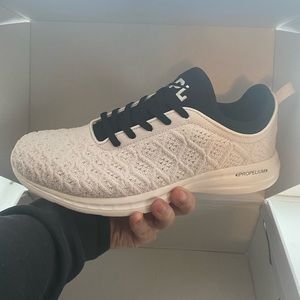 APL techloom size 9.5 Anthropologie New with Box